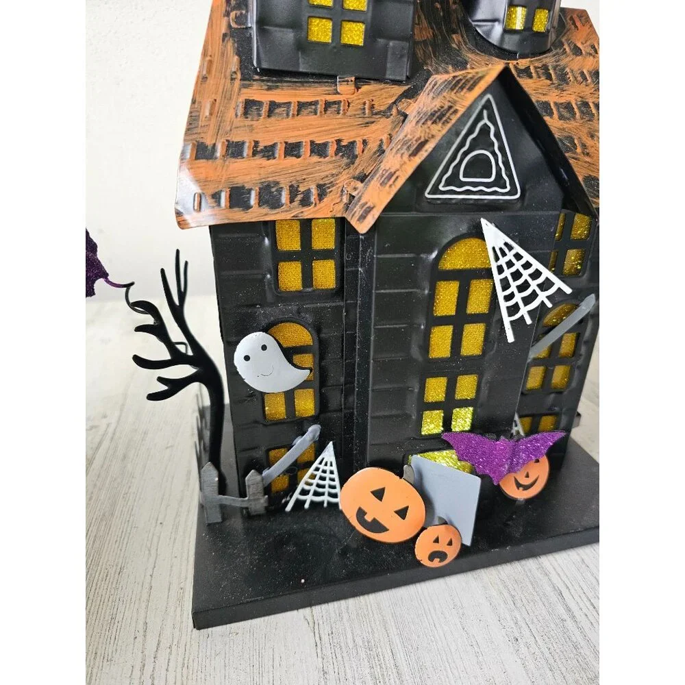 TMetal light up haunted‎ house Halloween moon ghost decor